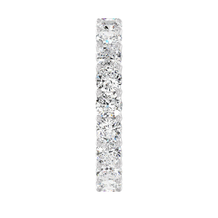 Lab-Grown Cushion-Cut Diamond Scallop Eternity Band in 18K White Gold, adorned with 20 sparkling EF/VS diamonds in a classic scalloped design