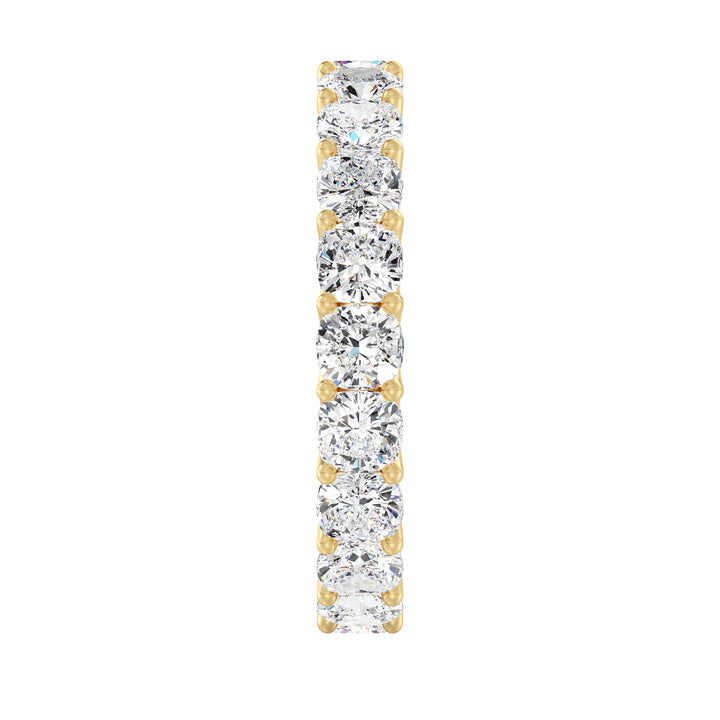 Lab-Grown Cushion-Cut Diamond Scallop Eternity Band in 18K Yellow Gold, featuring 20 radiant EF/VS diamonds with a scalloped design.